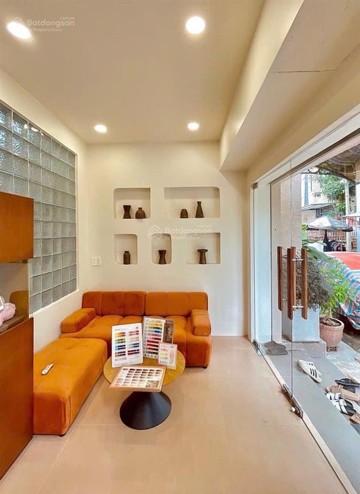 8.8 tỷ giảm còn 7.3 tỷ nhà 2 tầng mới xây hoàn công vừa ở vừa kinh doanh, ngang 8m 60m2 đường ôtô