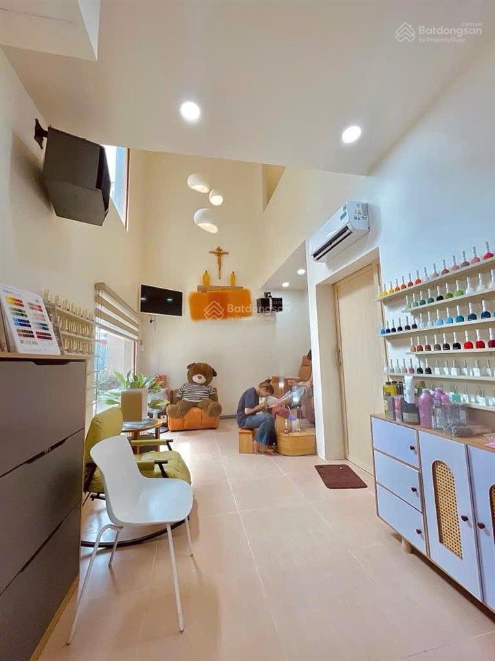 8.8 tỷ giảm còn 7.3 tỷ nhà 2 tầng mới xây hoàn công vừa ở vừa kinh doanh, ngang 8m 60m2 đường ôtô
