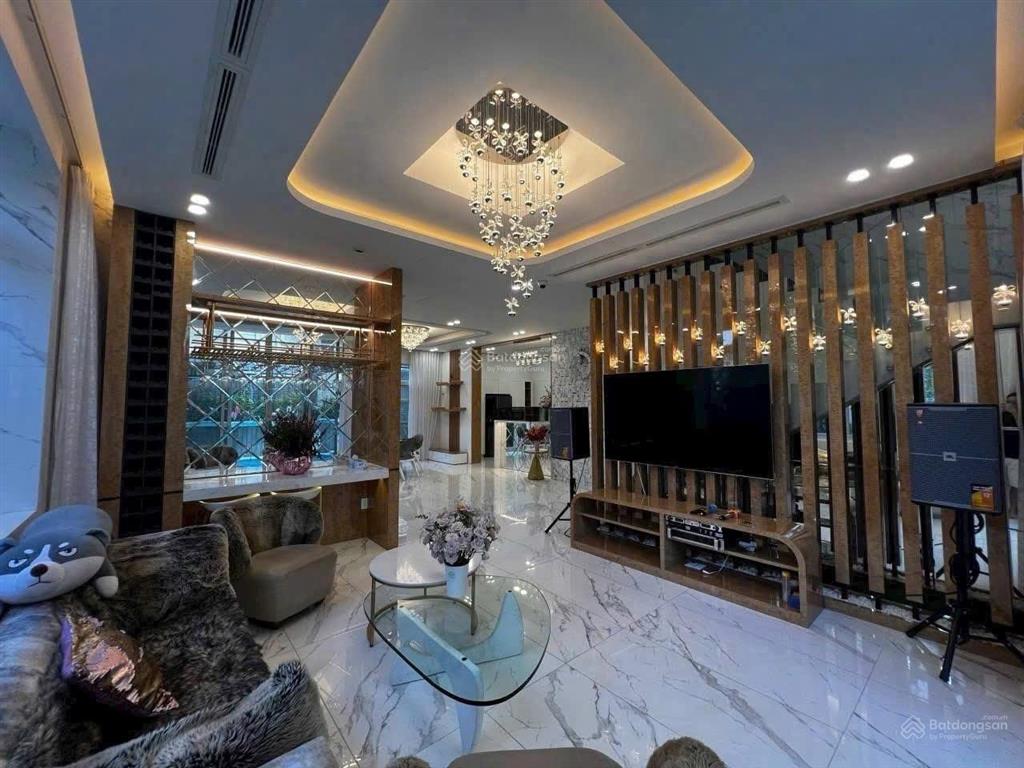Cho thuê bt 5pn, 4wc, giá cực chất 140 triệu, 272m2 tại khu dân cư nam viên, quận 7