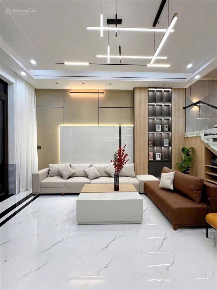 Bán nhà giá ngộp hiếm nguyễn trường tộ, p12, quận 4, dt 63 m2 có hđ thuê sẵn 24tr/th