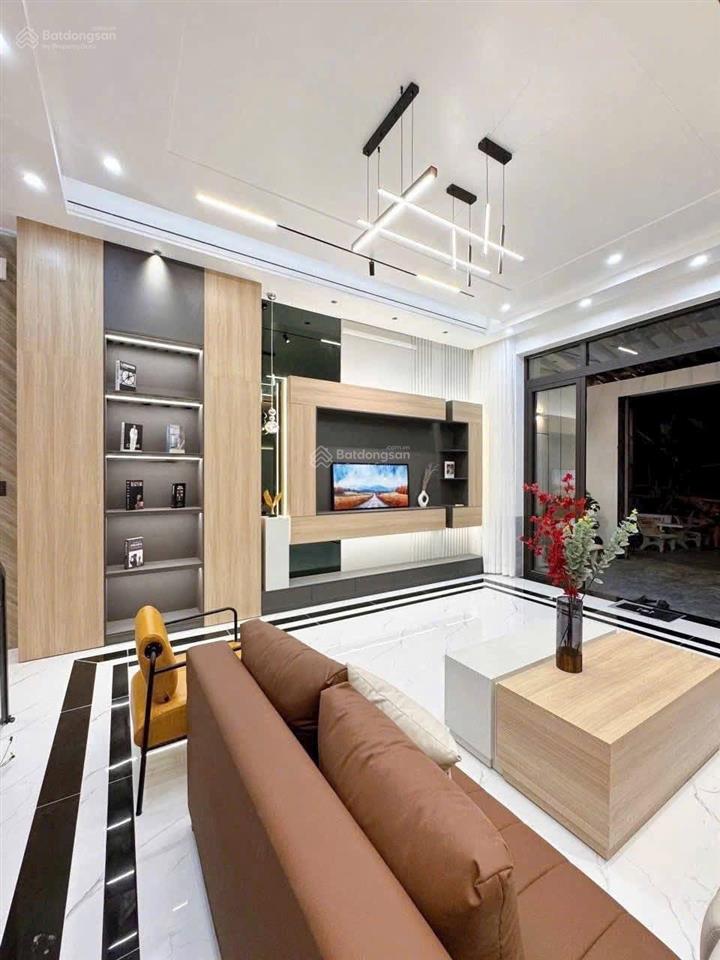 Bán nhà giá ngộp hiếm nguyễn trường tộ, p12, quận 4, dt 63 m2 có hđ thuê sẵn 24tr/th