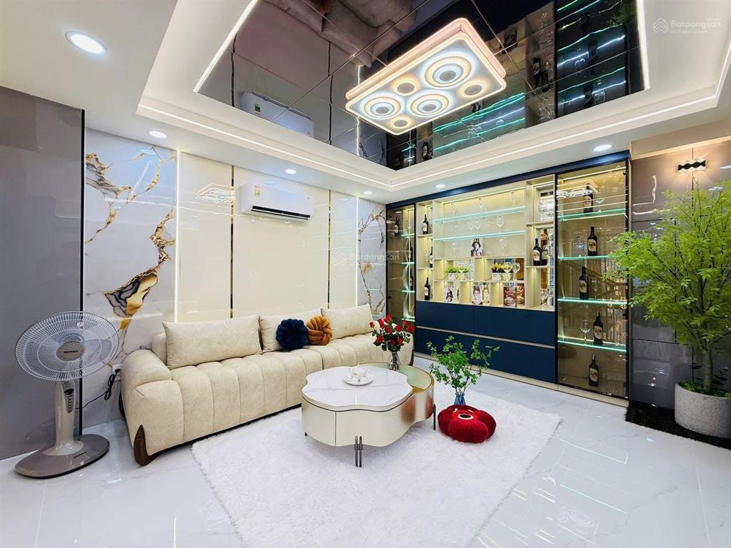 Cần vốn kinh doanh vợ chồng tôi bán nhà ba tháng hai  p12  q10. 67,9m2, gần vạn hạnh mal