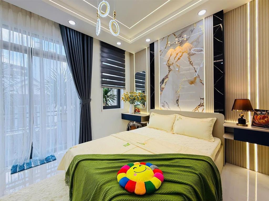 Cần vốn kinh doanh vợ chồng tôi bán nhà ba tháng hai  p12  q10. 67,9m2, gần vạn hạnh mal