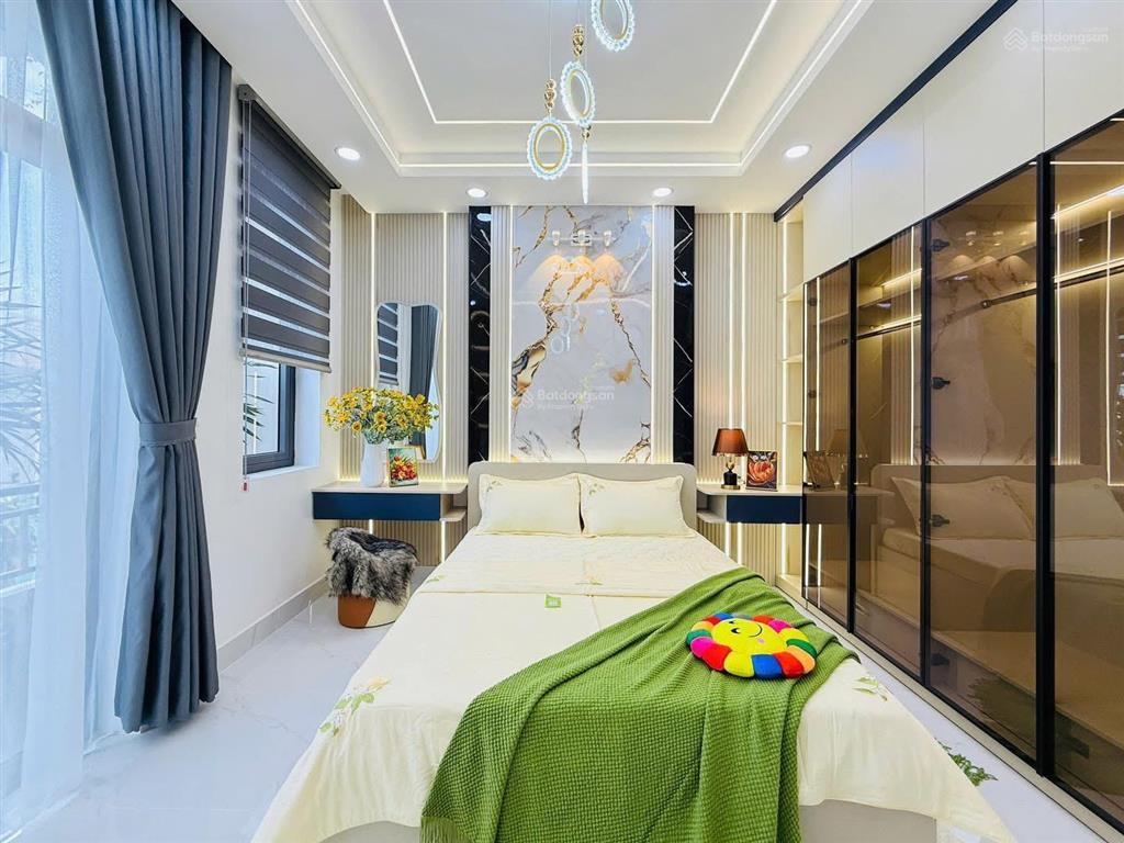 Cần vốn kinh doanh vợ chồng tôi bán nhà ba tháng hai  p12  q10. 67,9m2, gần vạn hạnh mal