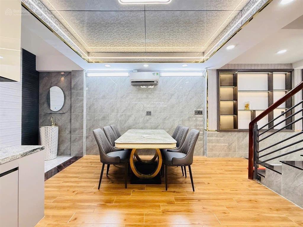 Căn nhà tâm điểm metro số 2 cmt8, p10, q3.giá 3 tỷ6 .dt 73m2, đang cho thuê làm văn phòng 22 tr/th