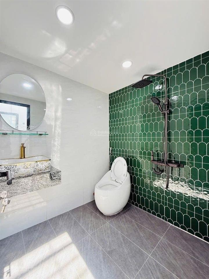 Căn nhà tâm điểm metro số 2 cmt8, p10, q3.giá 3 tỷ6 .dt 73m2, đang cho thuê làm văn phòng 22 tr/th