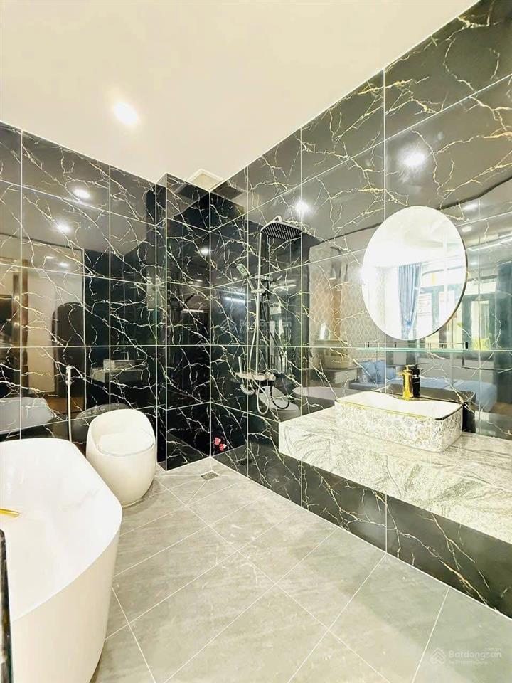 Căn nhà tâm điểm metro số 2 cmt8, p10, q3.giá 3 tỷ6 .dt 73m2, đang cho thuê làm văn phòng 22 tr/th