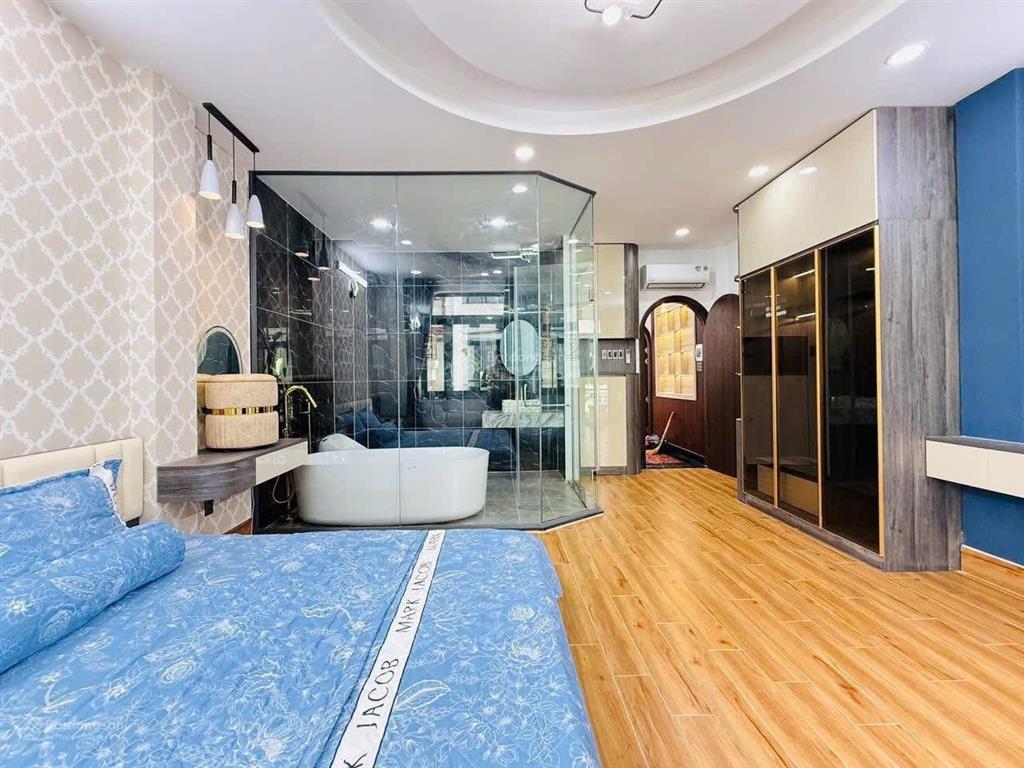 Căn nhà tâm điểm metro số 2 cmt8, p10, q3.giá 3 tỷ6 .dt 73m2, đang cho thuê làm văn phòng 22 tr/th