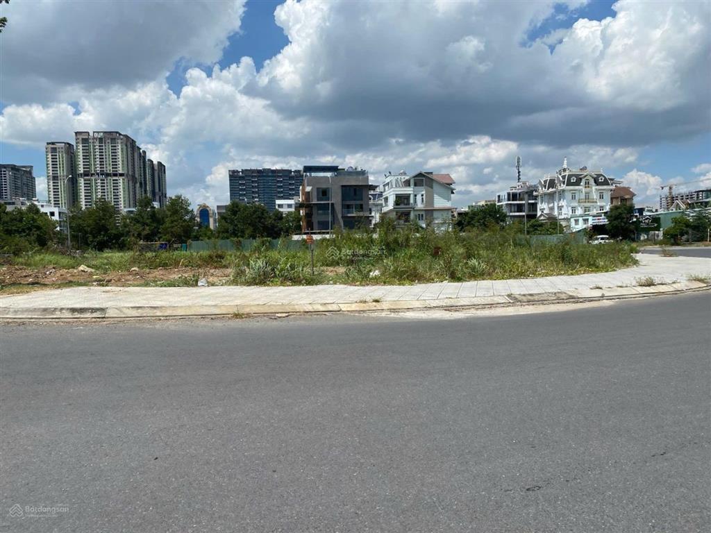 Căn nhà tâm điểm metro số 2 cmt8, p10, q3.giá 3 tỷ6 .dt 73m2, đang cho thuê làm văn phòng 22 tr/th