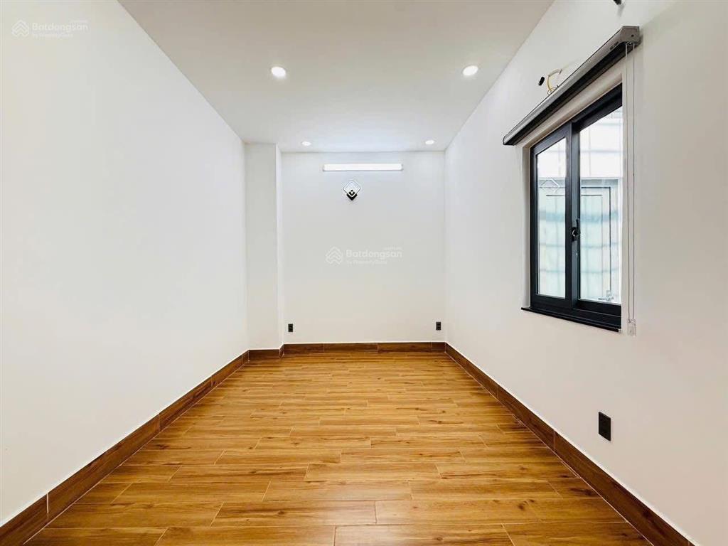 Căn nhà tâm điểm metro số 2 cmt8, p10, q3.giá 3 tỷ6 .dt 73m2, đang cho thuê làm văn phòng 22 tr/th