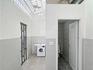 Cơ hội đầu tư! nhà hxh lý thái tổ q10 gía 2 tỷ4 .dt 75m2  đang kinh doanh  sổ hồng chính chủ