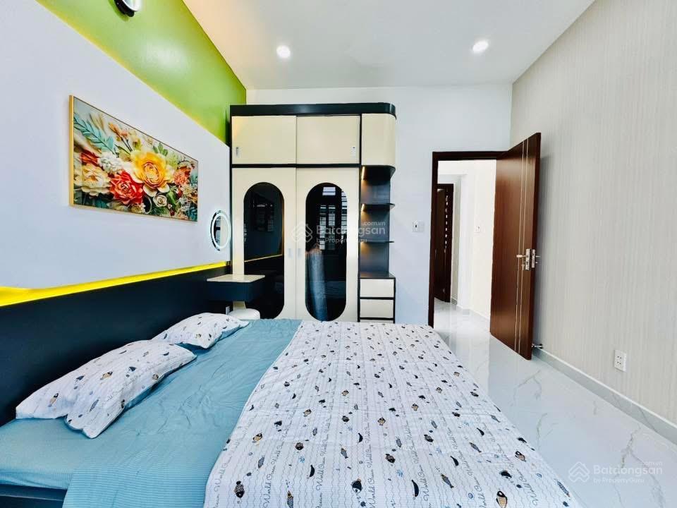 Chính chủ bán gấp trường sa, p12, q3. dt 63m2 hẻm ô tô, đang có hđ thuê 26 tr/th sổ riêng