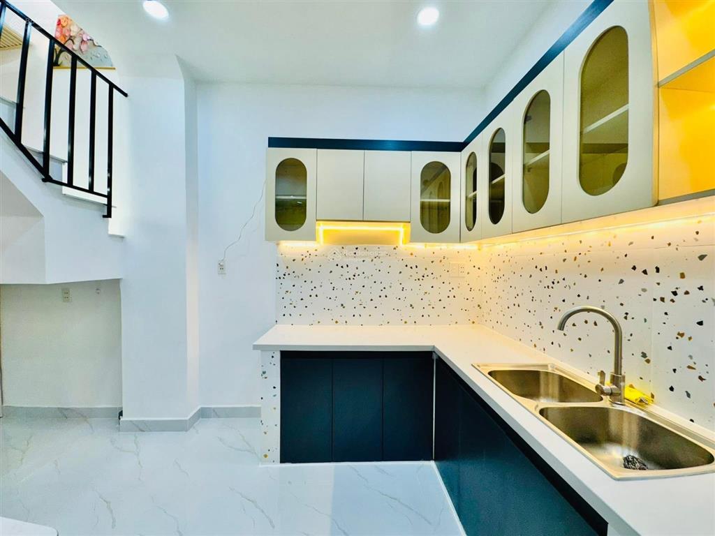Chính chủ bán gấp trường sa, p12, q3. dt 63m2 hẻm ô tô, đang có hđ thuê 26 tr/th sổ riêng
