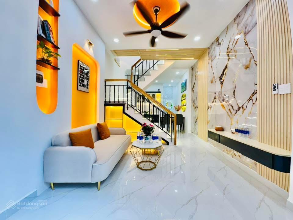 Chính chủ bán gấp trường sa, p12, q3. dt 63m2 hẻm ô tô, đang có hđ thuê 26 tr/th sổ riêng