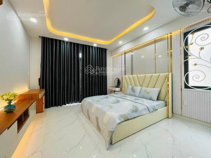 Tôi chính chủ bán gấp dt120m2 ,giá 4 tỷ 3 phạm thế hiển, p7, q8 có hợp đồng 30 triệu/th sổ riêng