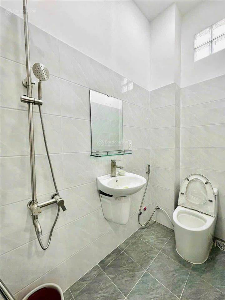 Định cư mỹ bán nhanh nhà lê văn sỹ q3 thuê tốt 24 tr/th.dt 56 m2.gía 3 tỷ 75 , sổ hồng riêng