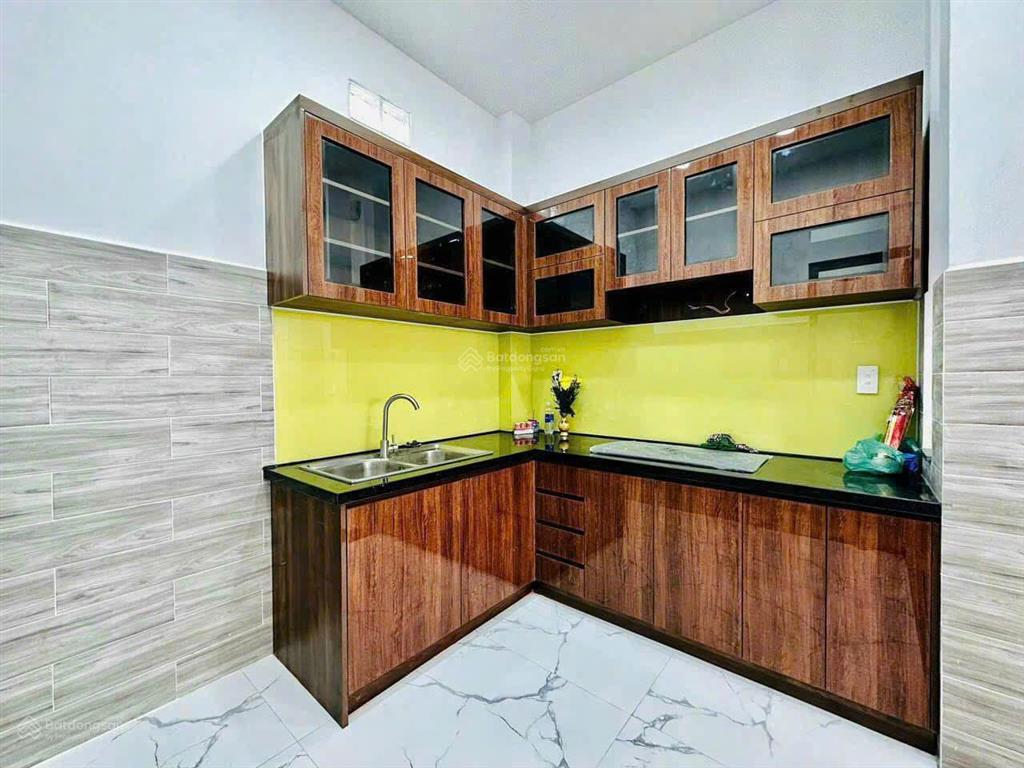 Định cư mỹ bán nhanh nhà lê văn sỹ q3 thuê tốt 24 tr/th.dt 56 m2.gía 3 tỷ 75 , sổ hồng riêng