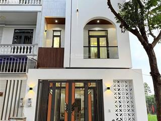 Tôi cần tiền bán gấp nhà mt kinh dương vương, p12, q.6 (82m2) số sẳn chính chủ