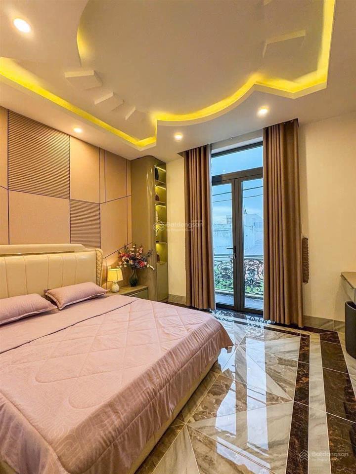 Bán nhà chính chủ giá tốt hùng vương p9 quận 5,giá 2tỷ7 dt 62, có hđ thuê 22 triệu/th, sổ sạch