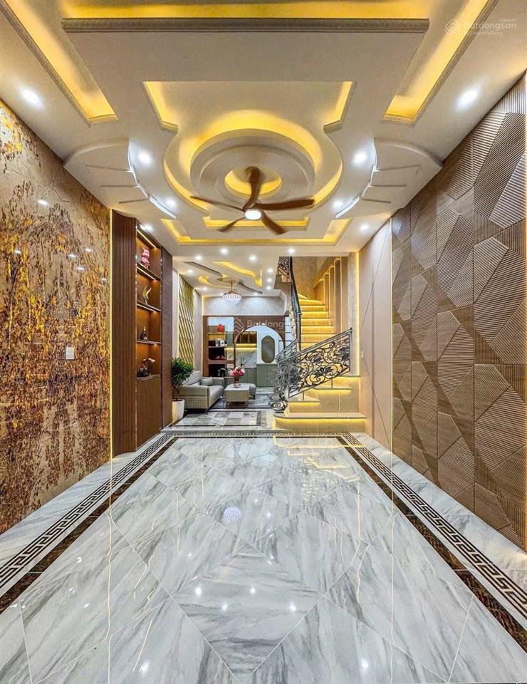 Bán nhà chính chủ giá tốt hùng vương p9 quận 5,giá 2tỷ7 dt 62, có hđ thuê 22 triệu/th, sổ sạch