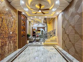 Bán nhà chính chủ giá tốt hùng vương p9 quận 5,giá 2tỷ7 dt 62, có hđ thuê 22 triệu/th, sổ sạch