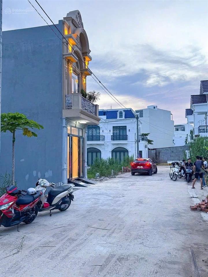 Bán nhà chính chủ giá tốt hùng vương p9 quận 5,giá 2tỷ7 dt 62, có hđ thuê 22 triệu/th, sổ sạch