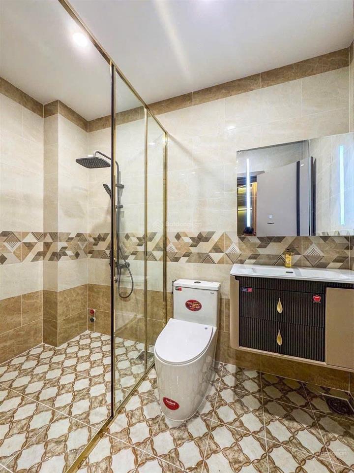 Bán nhà chính chủ giá tốt hùng vương p9 quận 5,giá 2tỷ7 dt 62, có hđ thuê 22 triệu/th, sổ sạch