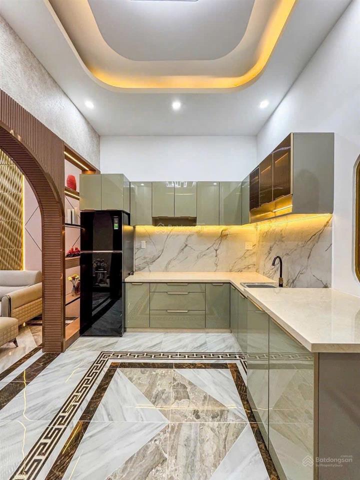 Bán nhà chính chủ giá tốt hùng vương p9 quận 5,giá 2tỷ7 dt 62, có hđ thuê 22 triệu/th, sổ sạch