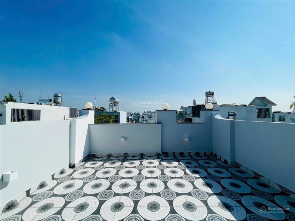 Vừa mới nhận tháng này đường đoàn văn bơ, phường 14, quận 4,giá 3 tỷ 5 ,68m2, sổ hồng riêng