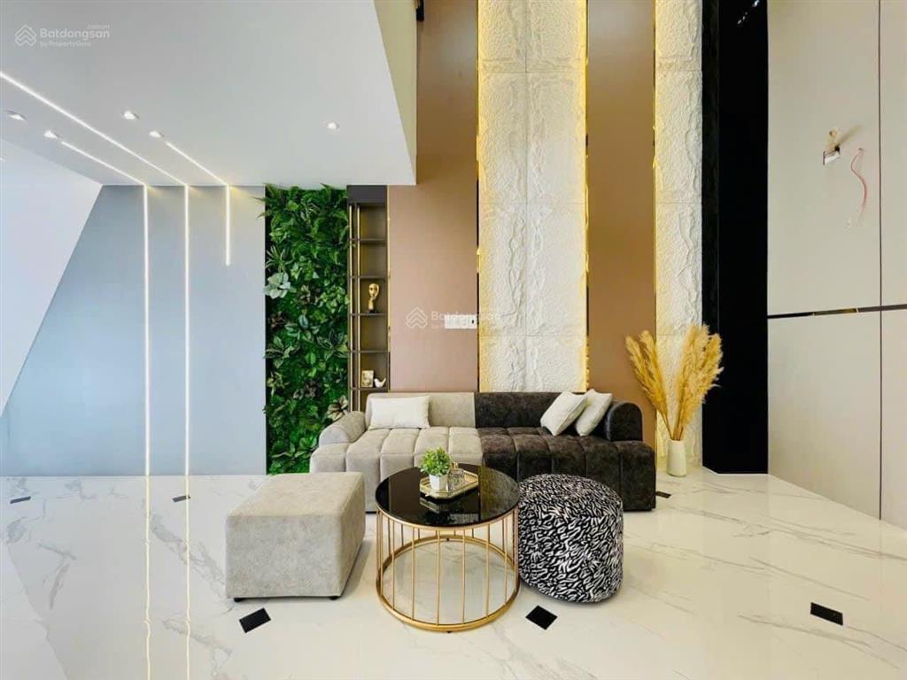 Vừa mới nhận tháng này đường đoàn văn bơ, phường 14, quận 4,giá 3 tỷ 5 ,68m2, sổ hồng riêng