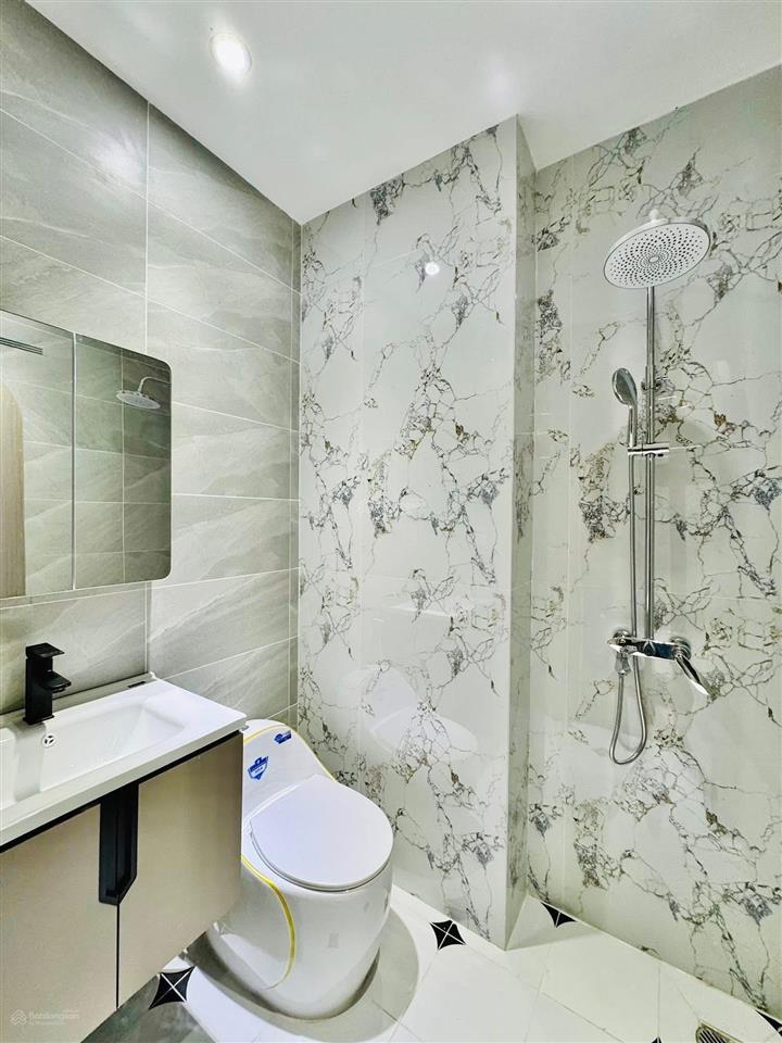 Bán nhà chính chủ lý thường kiệt, phường tân hòa, tân bình. dt 96m2 /4tỷ120 hđ 26tr/th, sổ sẵn