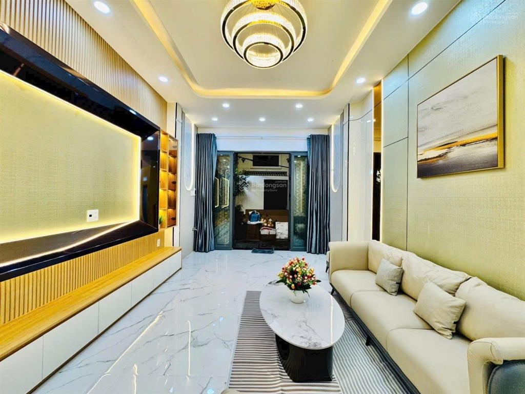 Tôi chính chủ bán nhà 82m2, giá 3,65 tỷ tại ngô thời nhiệm, p 5, q3,hđ thuê 24tr/th ,sổ sẳn