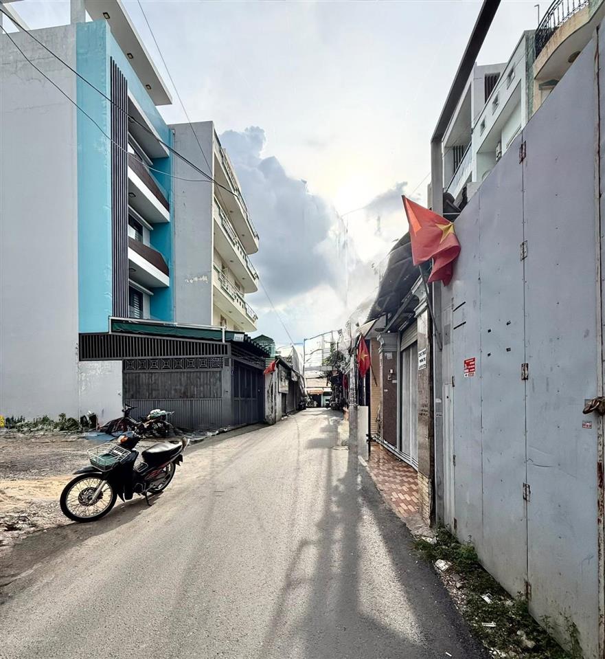 Bán lô đất hiếm chính chủ nguyễn khuyến, phường 12, q bình thạnh, dt 92m2 (5x18,4)m có sổ sẵn