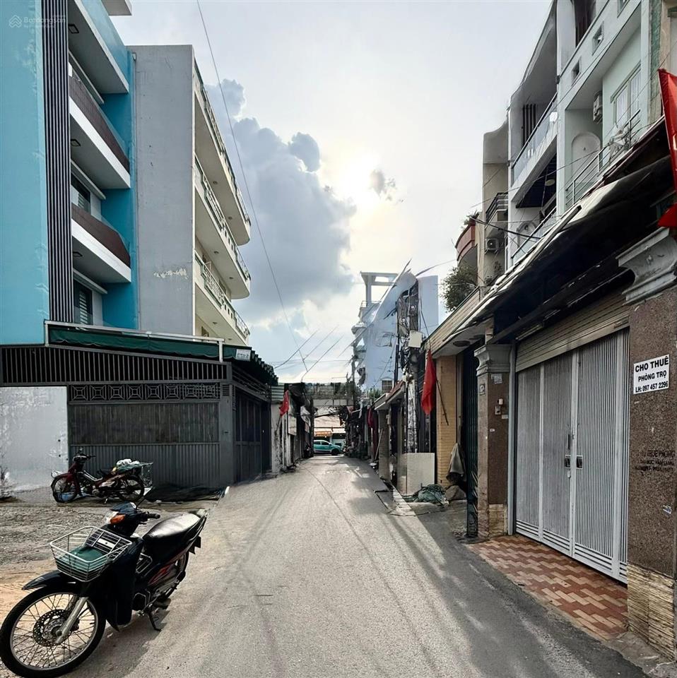 Bán lô đất hiếm chính chủ nguyễn khuyến, phường 12, q bình thạnh, dt 92m2 (5x18,4)m có sổ sẵn