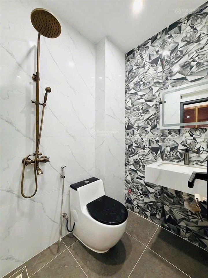 Bán nhà riêng 3 tầng tại tô hiến thành,q10 giá 3,75 tỷ, 87m2, 4pn, 3wc, quận 10,có sổ sẳn