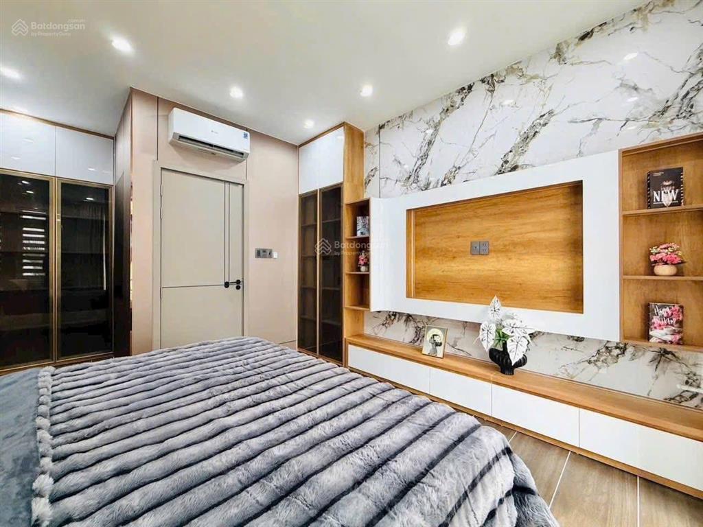 Bán nhà riêng 3 tầng tại tô hiến thành,q10 giá 3,75 tỷ, 87m2, 4pn, 3wc, quận 10,có sổ sẳn