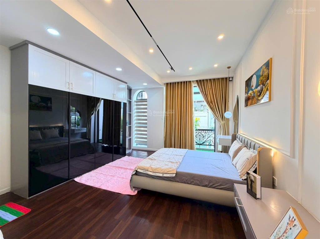 Bán nhà riêng đào tấn, q5, 92m2, 5pn, 3wc, chủ chuyển công tác, có sổ sẳn