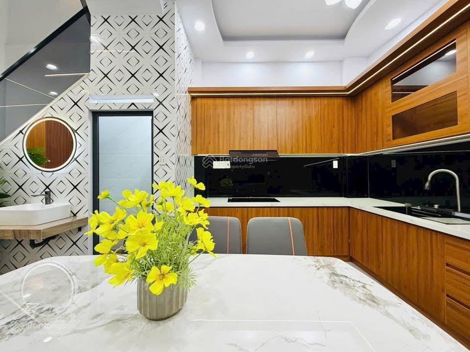 Căn này bán giá ngộp gặp ngay tôi chính chủ lê đức thọ p16 gò vấp, dt 67m², có sổ sẵn luôn