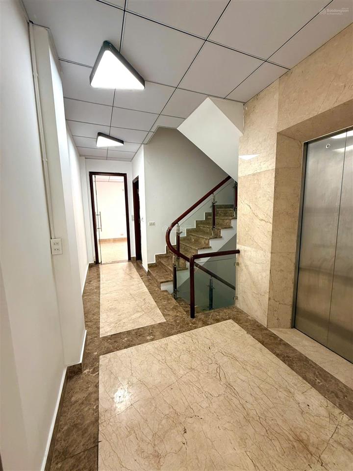 Cho thuê văn phòng sát tòa nhà hồ gươm plaza  102 trần phú  hà đông, full nội thất, giá hấp dẫn