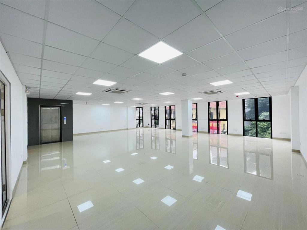 Hot! văn phòng cho thuê tại mặt phố miếu đầm, giá chỉ từ 19tr999, diện tích 110m2