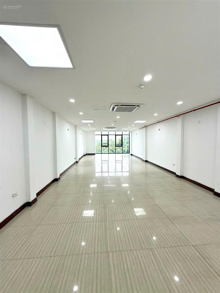 Cho thuê văn phòng 105m2 tại mễ trì, giá chỉ 12 triệu vnd view triệu đô