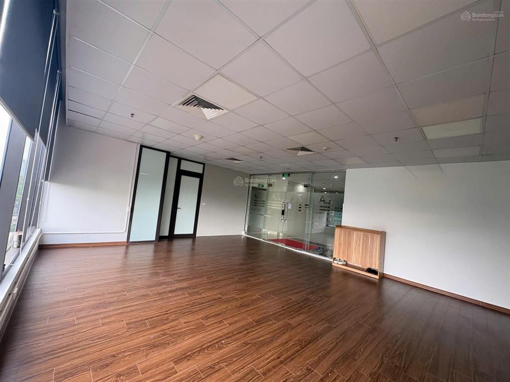 Cho thuê văn phòng 130m² văn phòng ngoại giao đoàn full nội thất, giá chỉ 200k/m² vào là làm