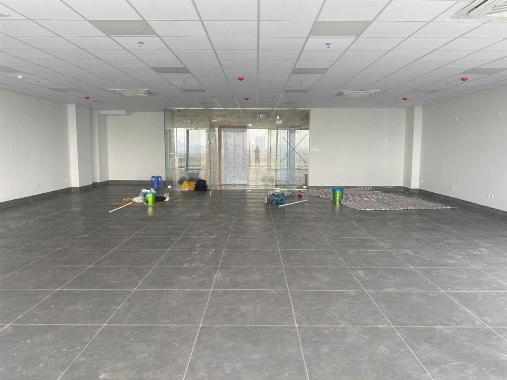 Chính chủ cho thuê vp xung quanh duy tân dt 100m2 chỉ 18tr giá siêu ưu đãi
