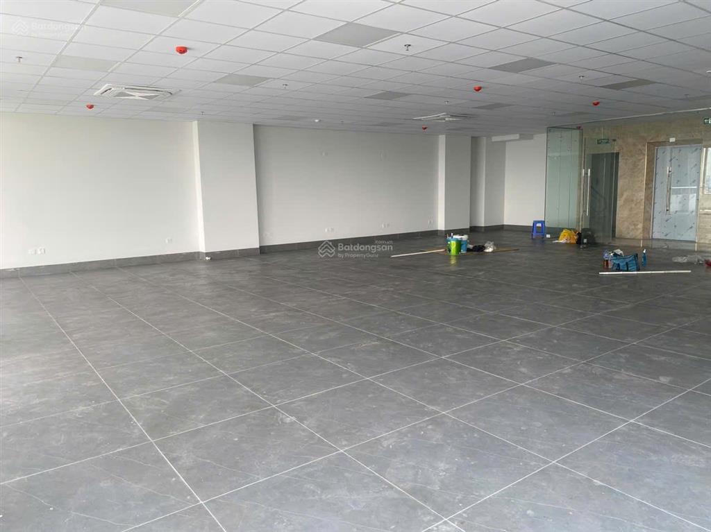 Chính chủ cho thuê vp xung quanh duy tân dt 100m2 chỉ 18tr giá siêu ưu đãi