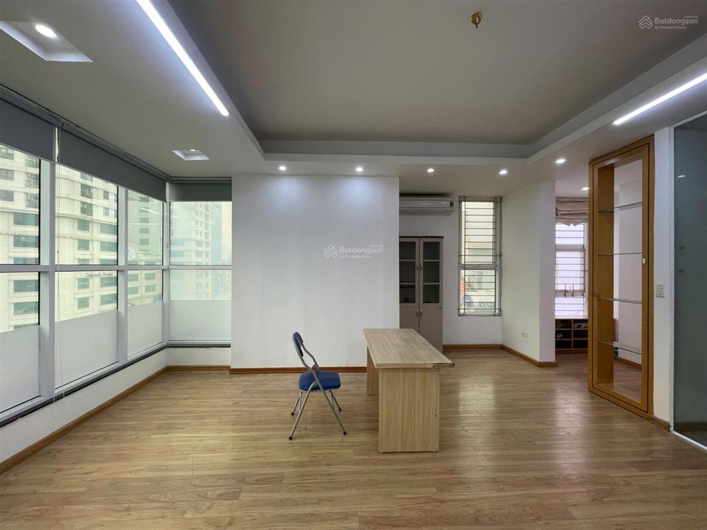 Cho thuê văn phòng tại mặt phố trung kính, giá chỉ 7tr, dt 40m2, giá ưu đãi hấp dẫn