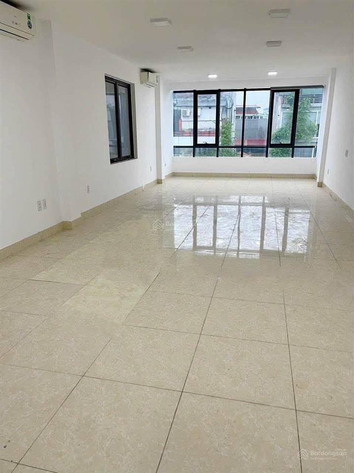 Cho thuê văn phòng tại hoàng quốc việt, 5 triệu, 25 m2, hàng hiếm giá ưu đãi