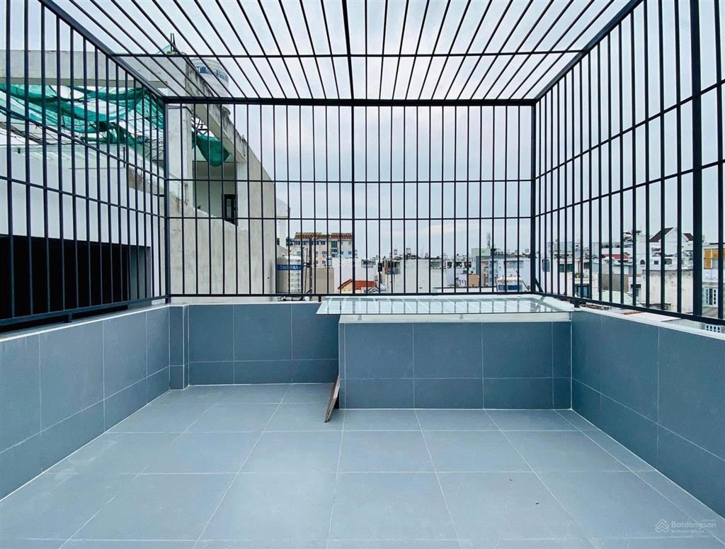 Nhà nằm ngay vị trí đẹp, sư vạn hạnh p. 12 q. 10, dt 42.9m2