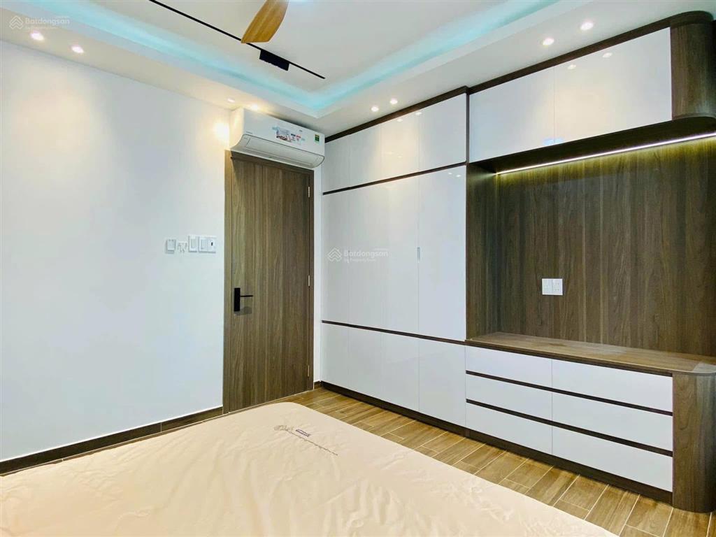 Nhà nằm ngay vị trí đẹp, sư vạn hạnh p. 12 q. 10, dt 42.9m2