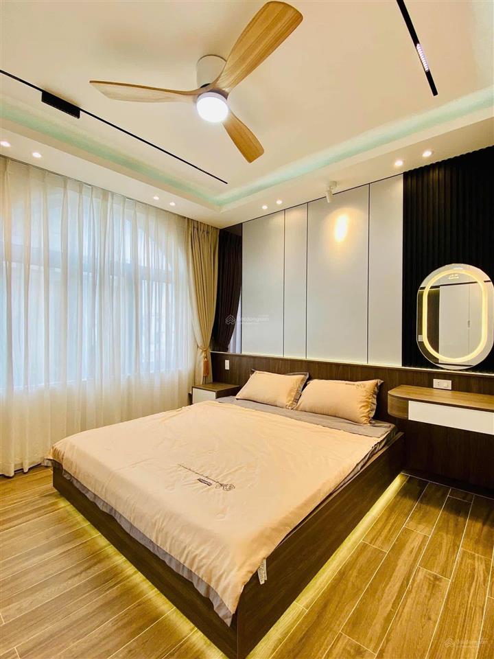 Nhà nằm ngay vị trí đẹp, sư vạn hạnh p. 12 q. 10, dt 42.9m2