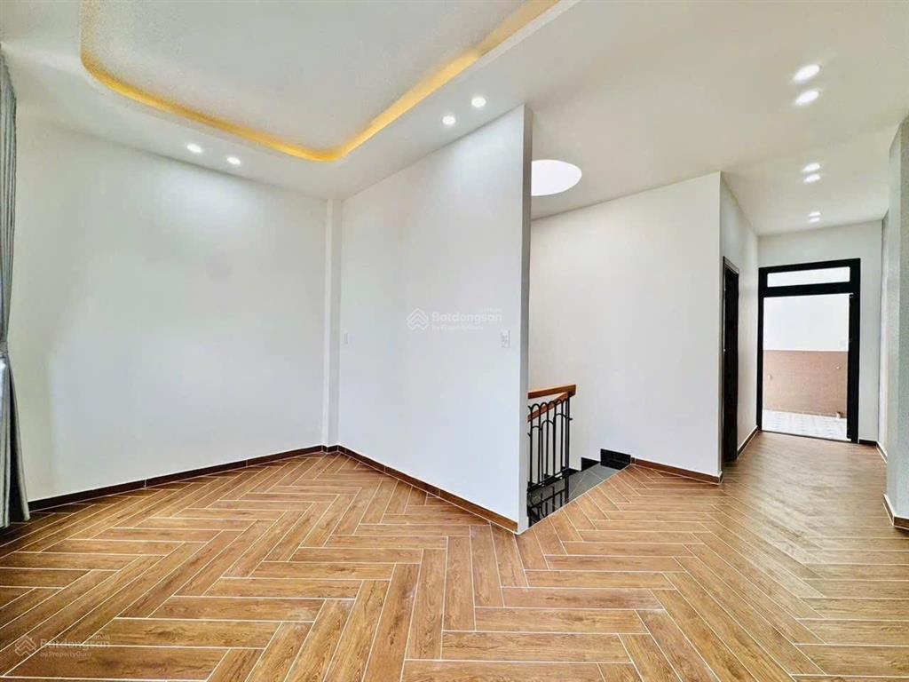 Nhà trệt 2 lầu giá khu vực hot hit dt 36,5m2 đường chu văn an phường 12 q. bình thạnh